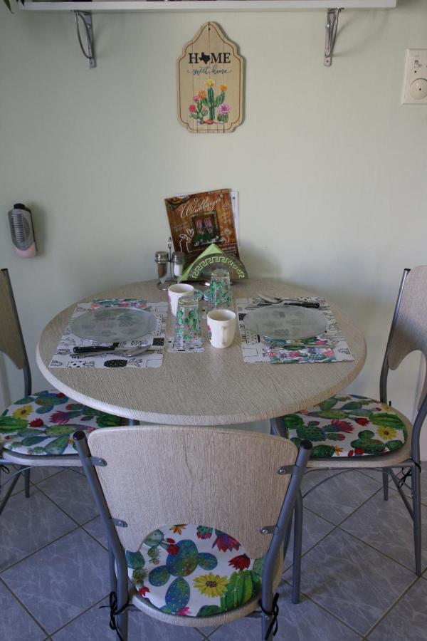Green Cactus Rooms - unique&cozy house Senta Extérieur photo
